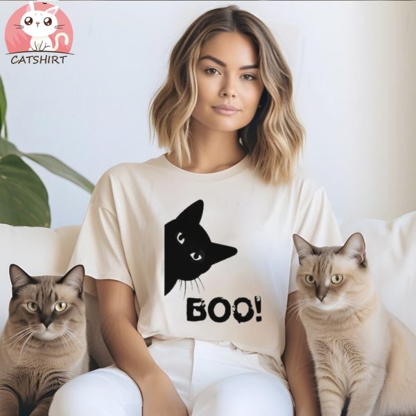 Boo! Funny Hiding Peekaboo Scary Halloween Cat Classic T Shirt