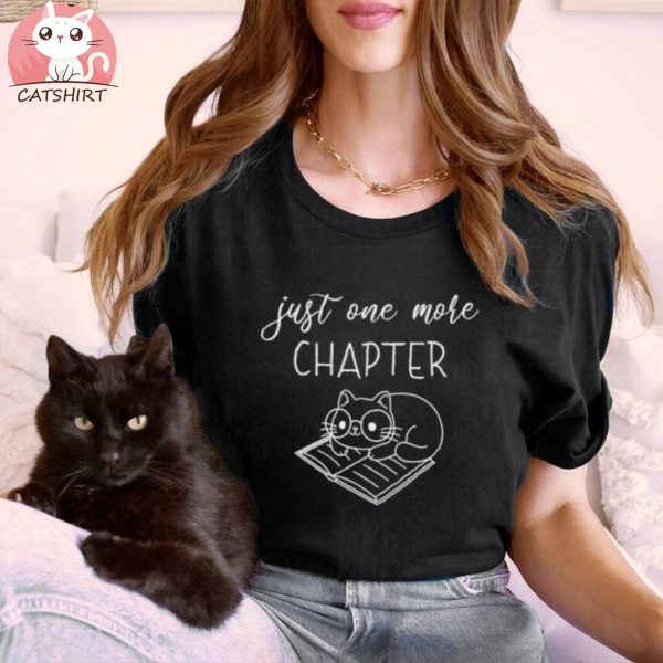 Cute Book Cat Sweatshirt, Cat Sweatshirt, Just One More Chapter Sweatshirt, Oversized Reading Sweatshirt, Books Reading, Cat Owner Shirt