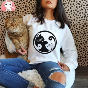 yin yang cat Women's Classic T Shirt