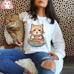 A Kitty's Culinary Adventure with Ramen. T Shirt