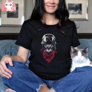 Adventurer Cat Classic T Shirt