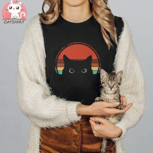 Black Cat Peeking Sunset Vintage Essential T Shirt