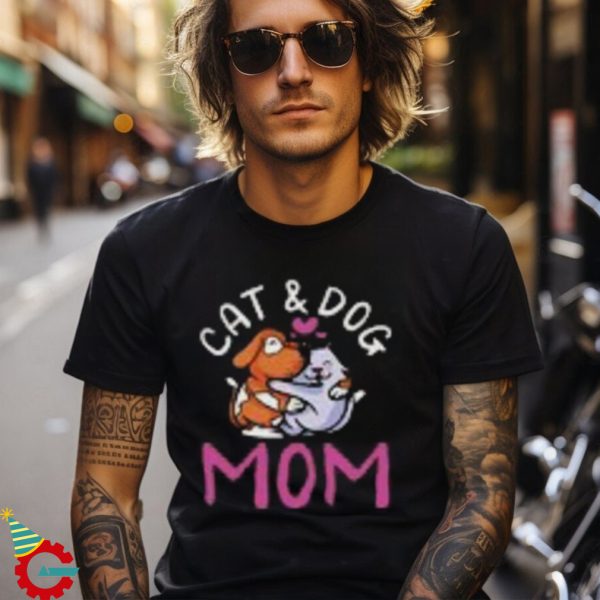 Cat And Dog Mom Cats Dogs Lover Mother Mommy Mama Women's T Shirt