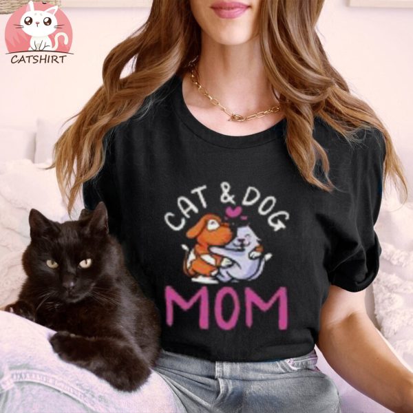 Cat And Dog Mom Cats Dogs Lover Mother Mommy Mama Women's T Shirt