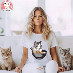 Cat Chillin in Some Ramen T Shirt