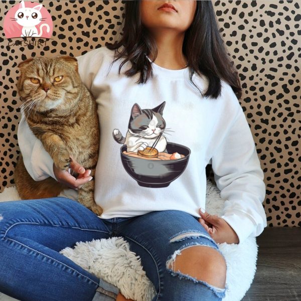 Cat Chillin in Some Ramen T Shirt