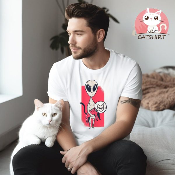 Cute Alien Holding A Pet Cat Graphic T SHIRT