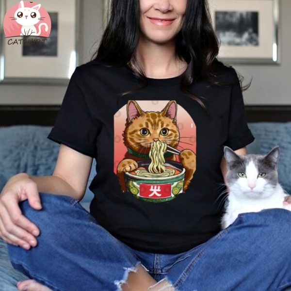 Cute Cat eating Ramen Tee Shirt