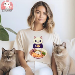 Eating Ramen Noodles with a Cute Cat Kawaii Neko Illustration T Shirt