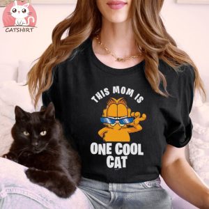 Garfield This Mom Is One Cool Cat Women's T Shirt