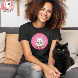 Lucky Cat loves Sushi T Shirt