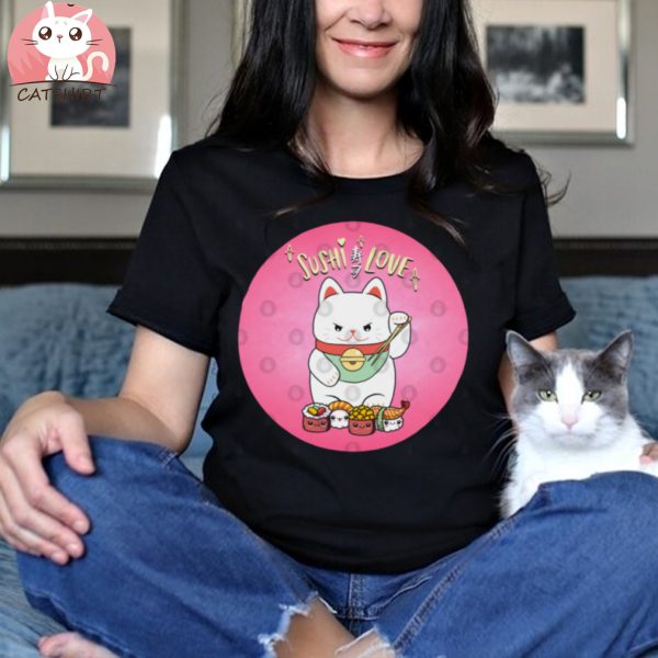 Lucky Cat loves Sushi T Shirt