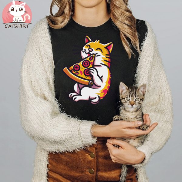 Cat eats pizza T Shirt