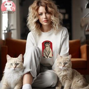 Cute cat wearing kimono and a hat T Shirt