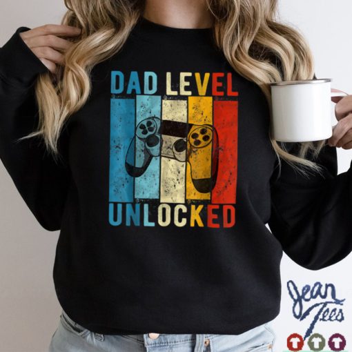 Pregnancy Announcement Dad Level Unlocked New Daddy Father T Shirt sweater shirt