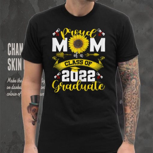 Womens Proud Mom of a Class of 2022 Graduate Shirt Mommy Senior 22 T Shirt tee