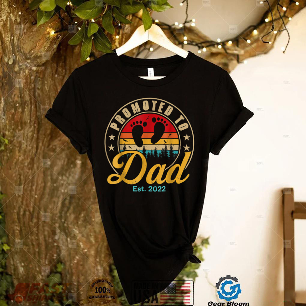 Vintage 1st Time Dad EST 2022 New First Fathers Hood Dad T Shirt
