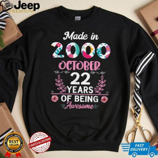 22 Years Old 22nd Birthday Born in October 2000 Women Girls T Shirt