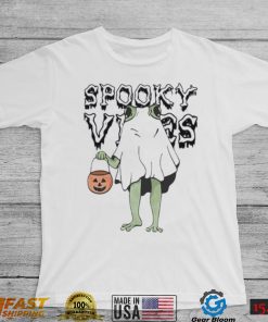 Spooky frog vibes halloween shirt