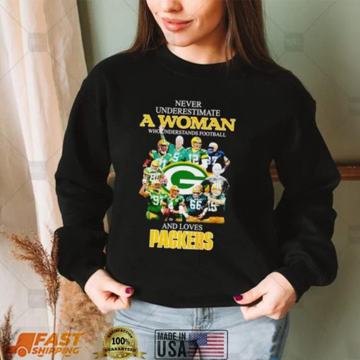 never underestimate a woman who understands football and loves packer all signature shirt shirt