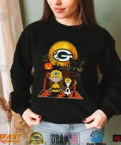 Hot Snoopy And Charlie Brown Pumpkin Green Bay Packers Halloween Moon Charlie Brown Halloween Shirt