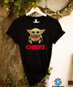 Funny Mery Christmas Baby Yoda hug Kansas City Chiefs T Shirt