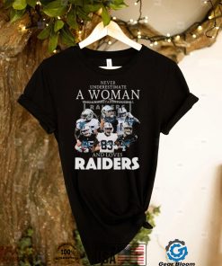 Funny never underestimate a woman who understands football and loves Oakland Raiders signatures 2022 shirt