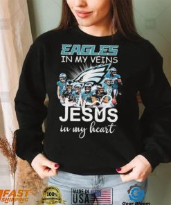 2022 The Eagles In My Veins Jesus In My Heart Signatures Shirt