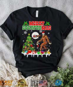 Santa Bigfoot Merry Squatchmas Christmas shirt