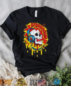 Skull with headphones art shirt