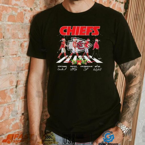 The Chiefs Christmas Patrick Mahomes Travis Kelce Clyde Edwards Helaire And Andy Reid Abbey Road Signatures Shirt