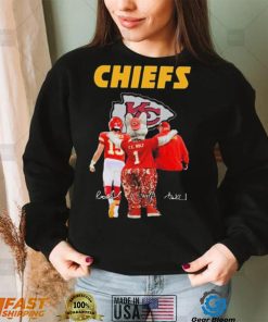 The Chiefs Kc Wolf Patrick Mahomes II And Andy Reid Signatures Shirt