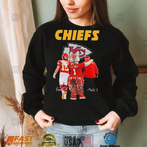 The Chiefs Kc Wolf Patrick Mahomes II And Andy Reid Signatures Shirt