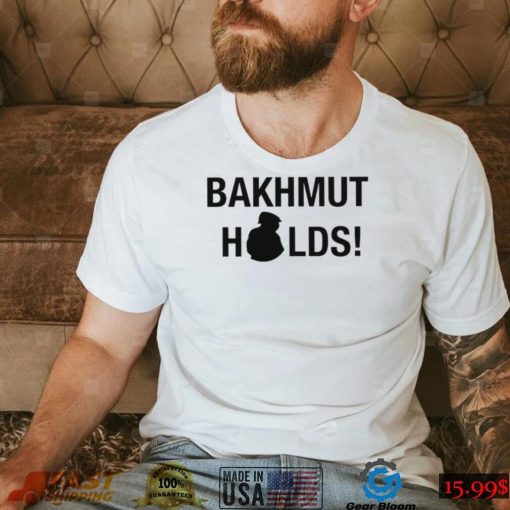 Warmonitor Ukraina Bakhmut holds art shirt