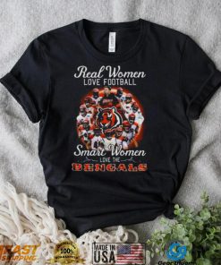 Real women love baseball smart women love the Cincinnati Bengals signatures 2022 shirt