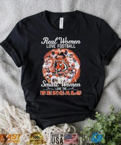 Real women love baseball smart women love the Cincinnati Bengals signatures 2022 shirt