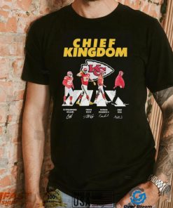 Chiefs Kingdom Clyde Edwards helaire Travis Kelce Patrick Mahomes And Andy Reid Abbey Road Signatures Shirt