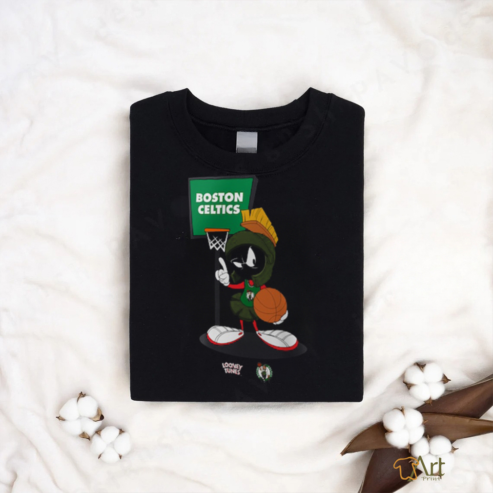 Boston Celtics Looney Tunes Marvin the Martian Graphic T Shirt   Mens