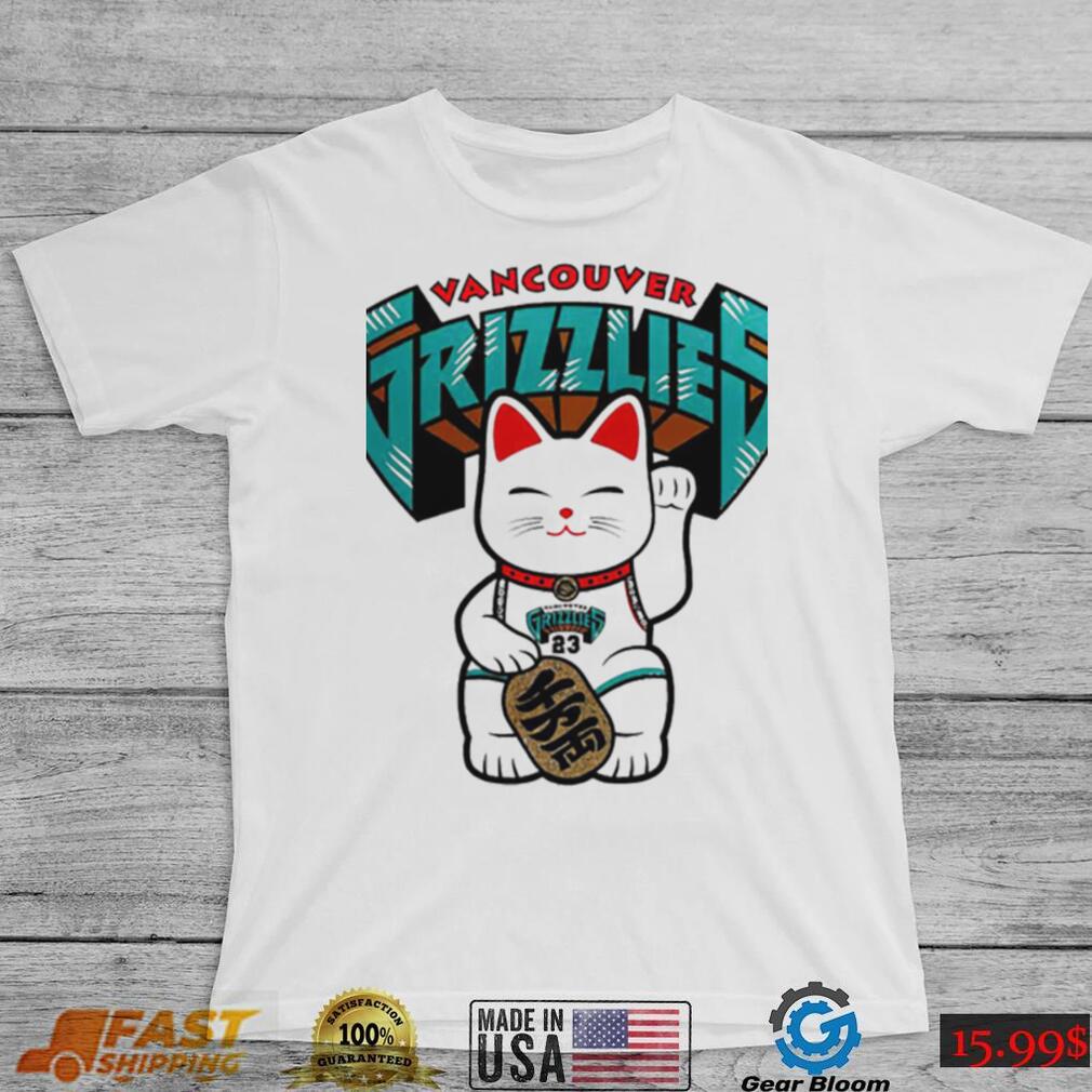 Maneki Neko Lucky cat X Vancouver Grizzlies logo shirt