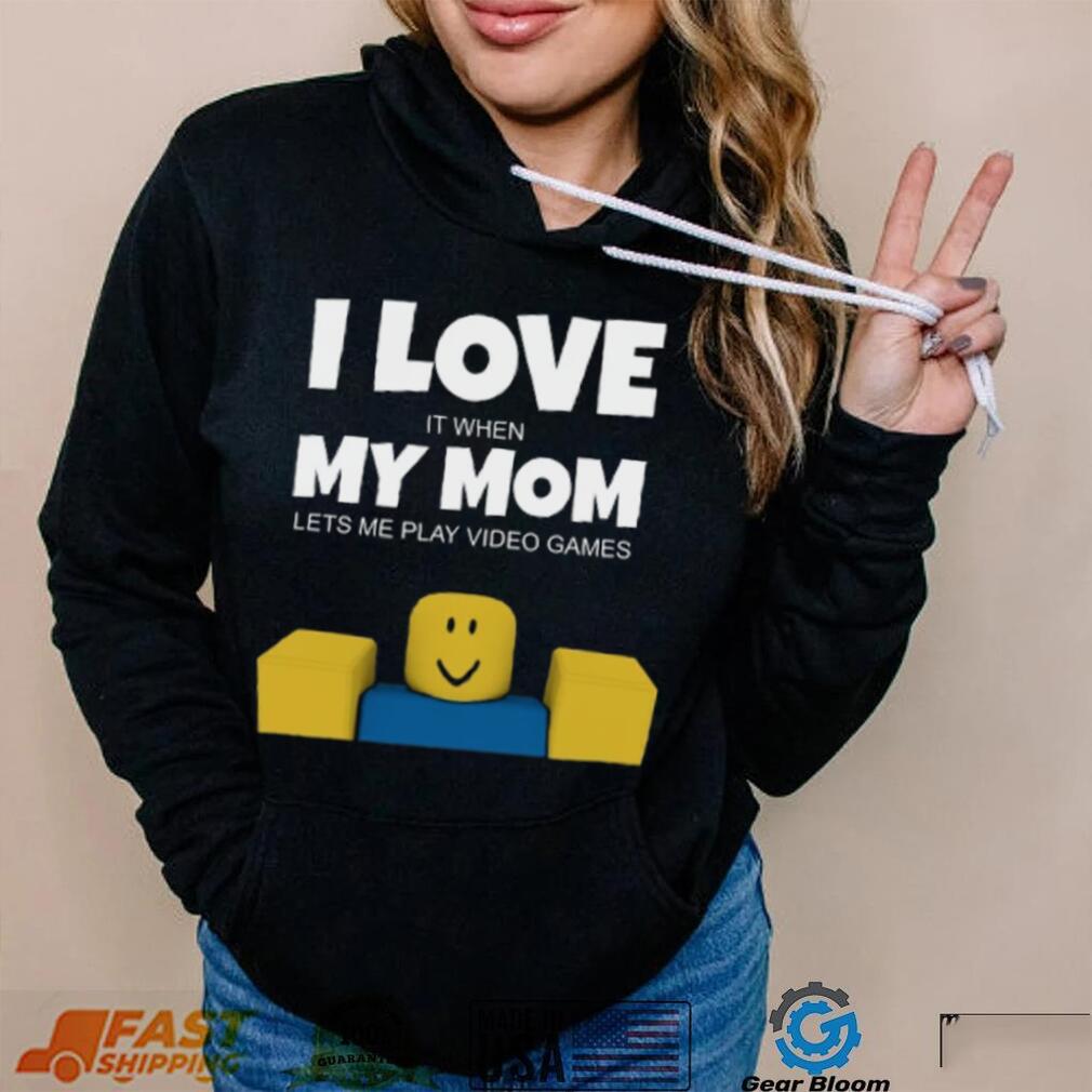 Roblox NOOB I Love My Mom Funny Gamer Gift T Shirt