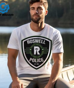 Roswell police est 1891 protect and serve those that land here shirt