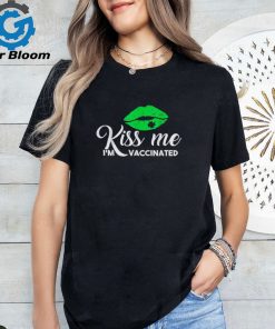 St Patricks Day Kiss Me I�m Vaccinated Shamrock Lips Funny Shirt