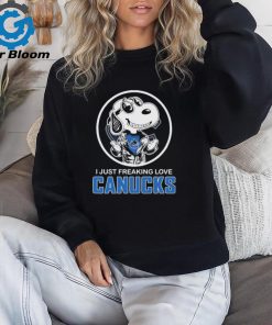 Snoopy I Just Freaking Love Vancouver Canucks Shirt