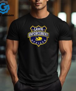 Lawn Enforcement Officer Lawnmower Police Fathers Day Men’s T shirt