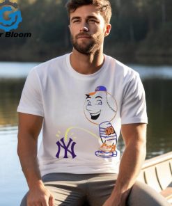 New york mets Mr. Met Pee On New York Yankees Shirt