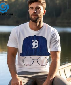 Detroit Tigers hat and glasses shirt