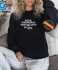 Official Deanna giuliettI wearing music for people who believe in love Joe jonas T shirt