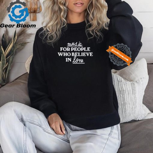 Official Deanna giuliettI wearing music for people who believe in love Joe jonas T shirt