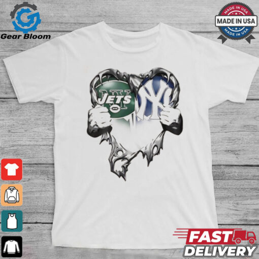 Divided Loyalty Heart of a New York Fan   Jets & Yankees shirt