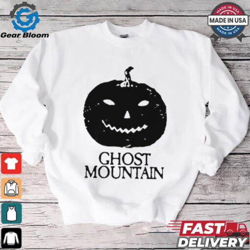 Ghost mountain pumpkin not worth this pain Halloween Shirt